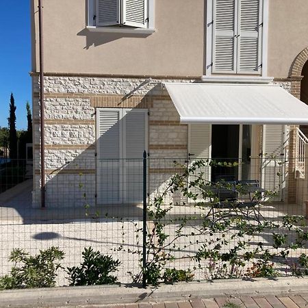 Nuovo Bilocale Super Accessoriato Con Spazio Esterno Apartment Sirolo Exterior foto